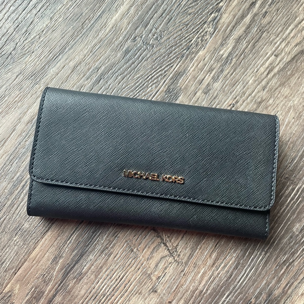 NEW WITH TAGS! Black tri-fold Michael Kors wallet - Jet Set Travel